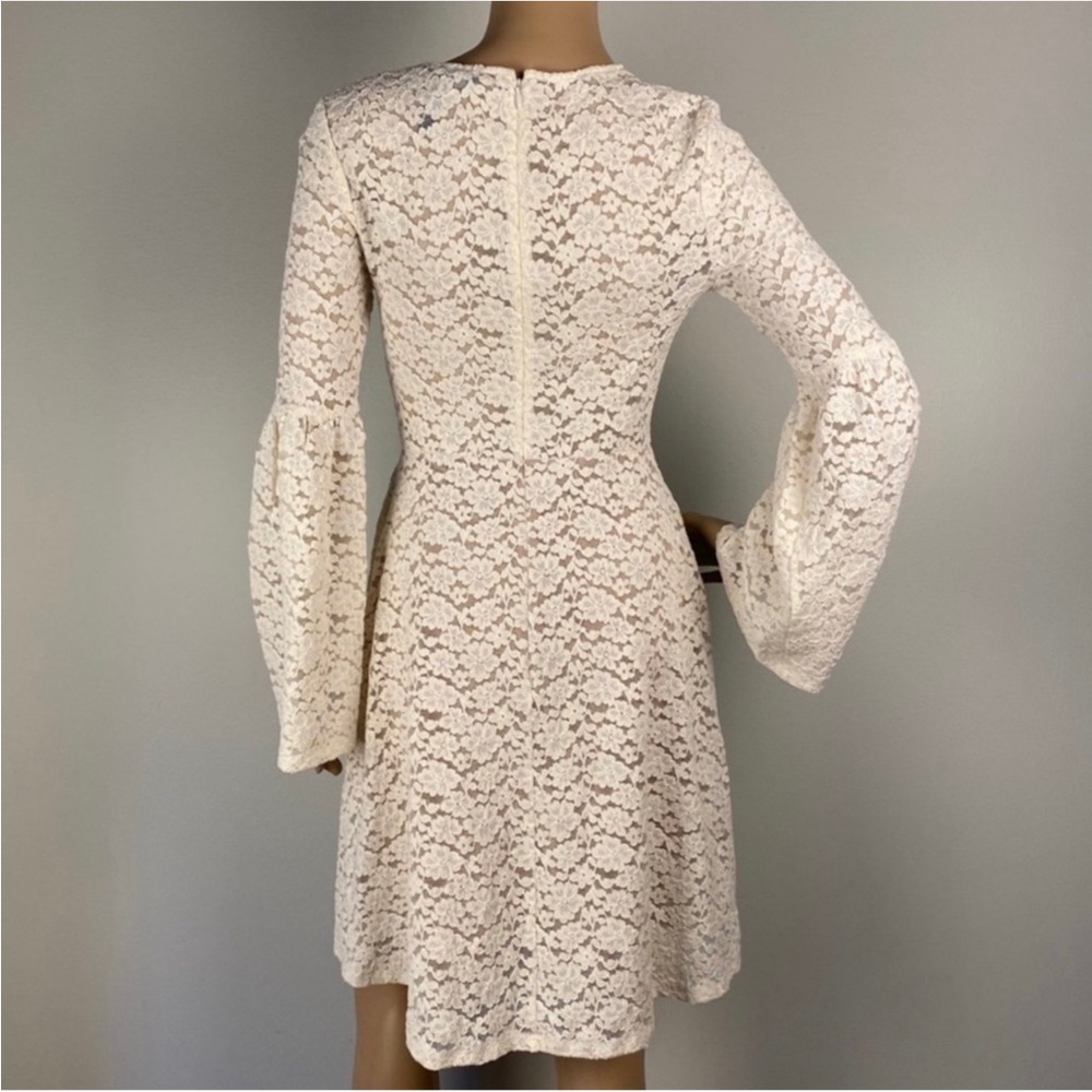 NEW BCBGMAXAZRIA BELL SLEEVE LACE MINI DRESS - Picture 6 of 7